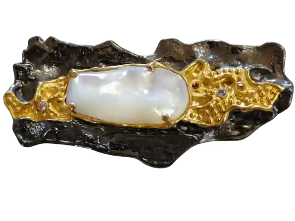 silver-and-pearl-pendant