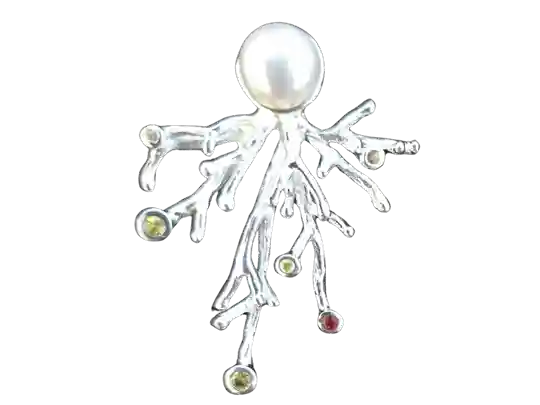 silver pendant with white pearl